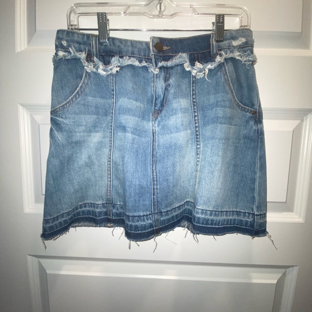 WILLIAMRAST Women’s Denim Blue Frayed Hem Skirt - Size 27